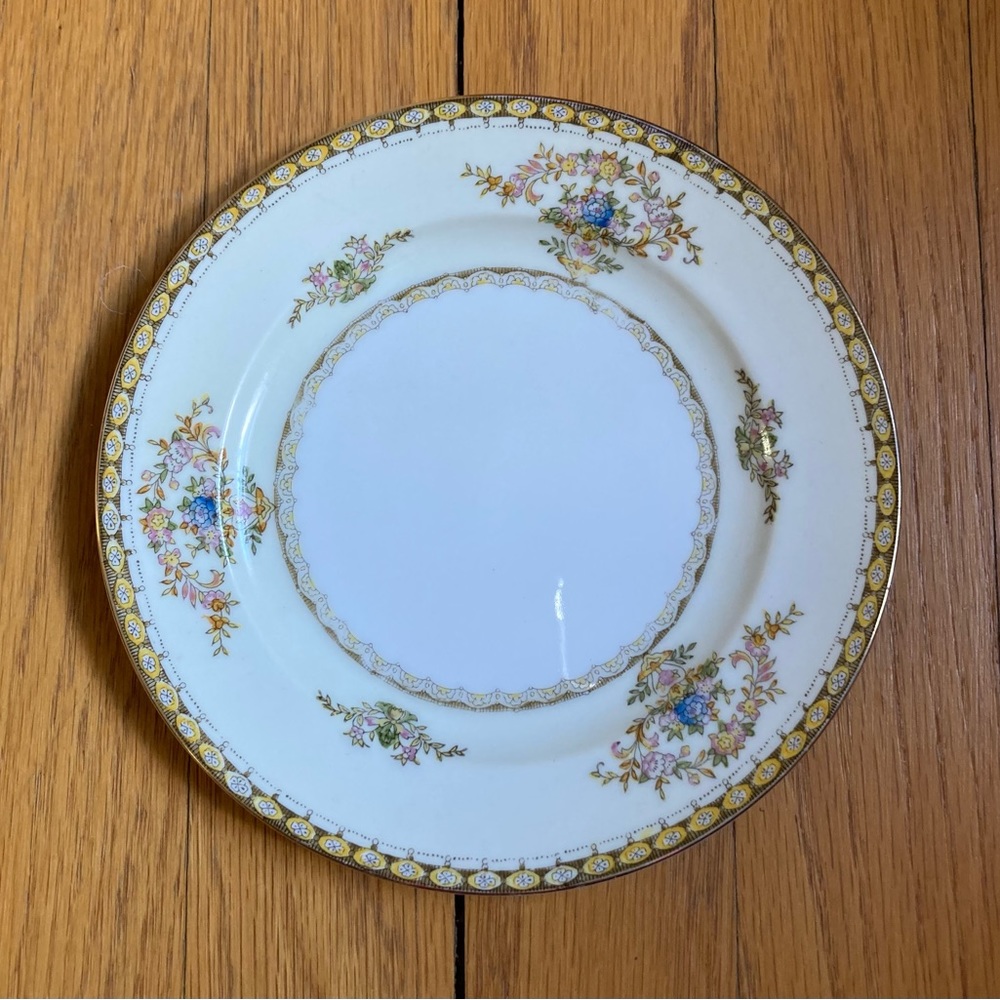 Royal Embassy China Fresno - Small plate. Diameter 6”.